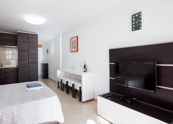 Go2tenerife Apart'mira Balcony W/ Sea View & Pool * Playa de las Américas